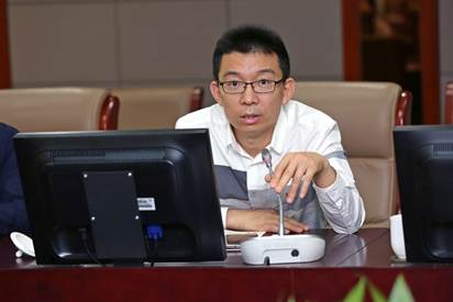 说明: C:\Users\user\Desktop\黄敏同志讲党课.JPG