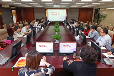 说明: C:\Users\user\Desktop\党课现场1.jpg